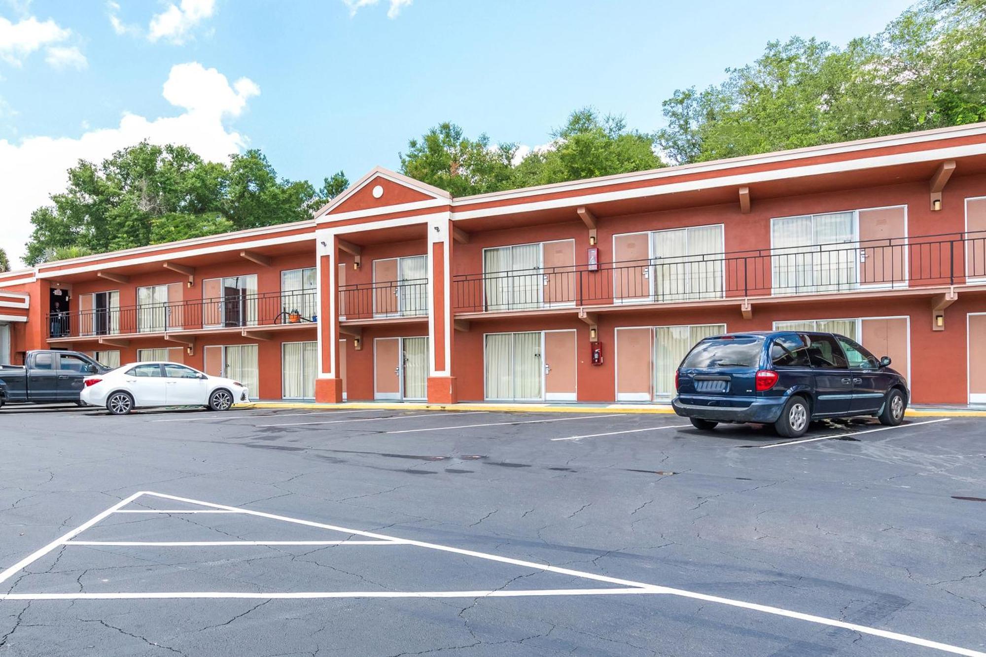 Oyo Hotel Mustang Silver Spring Fl Силвър Спрингс Екстериор снимка