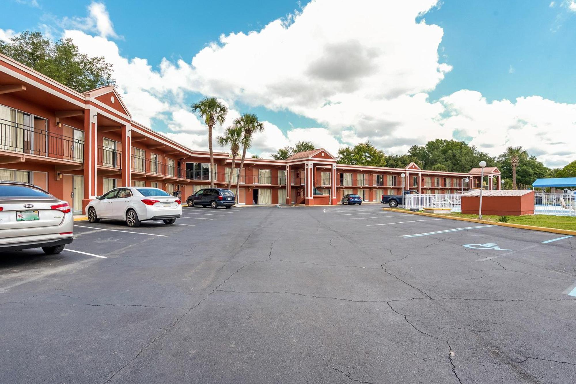 Oyo Hotel Mustang Silver Spring Fl Силвър Спрингс Екстериор снимка