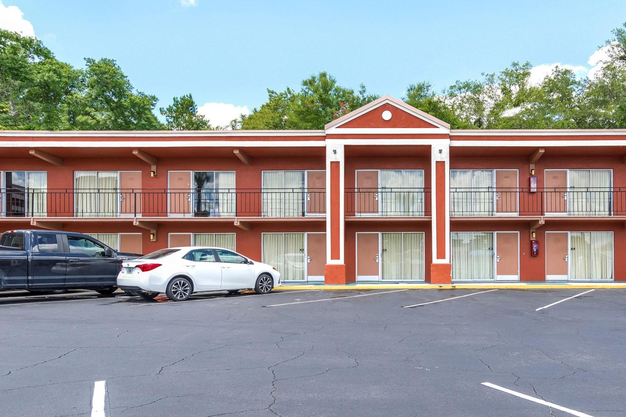 Oyo Hotel Mustang Silver Spring Fl Силвър Спрингс Екстериор снимка